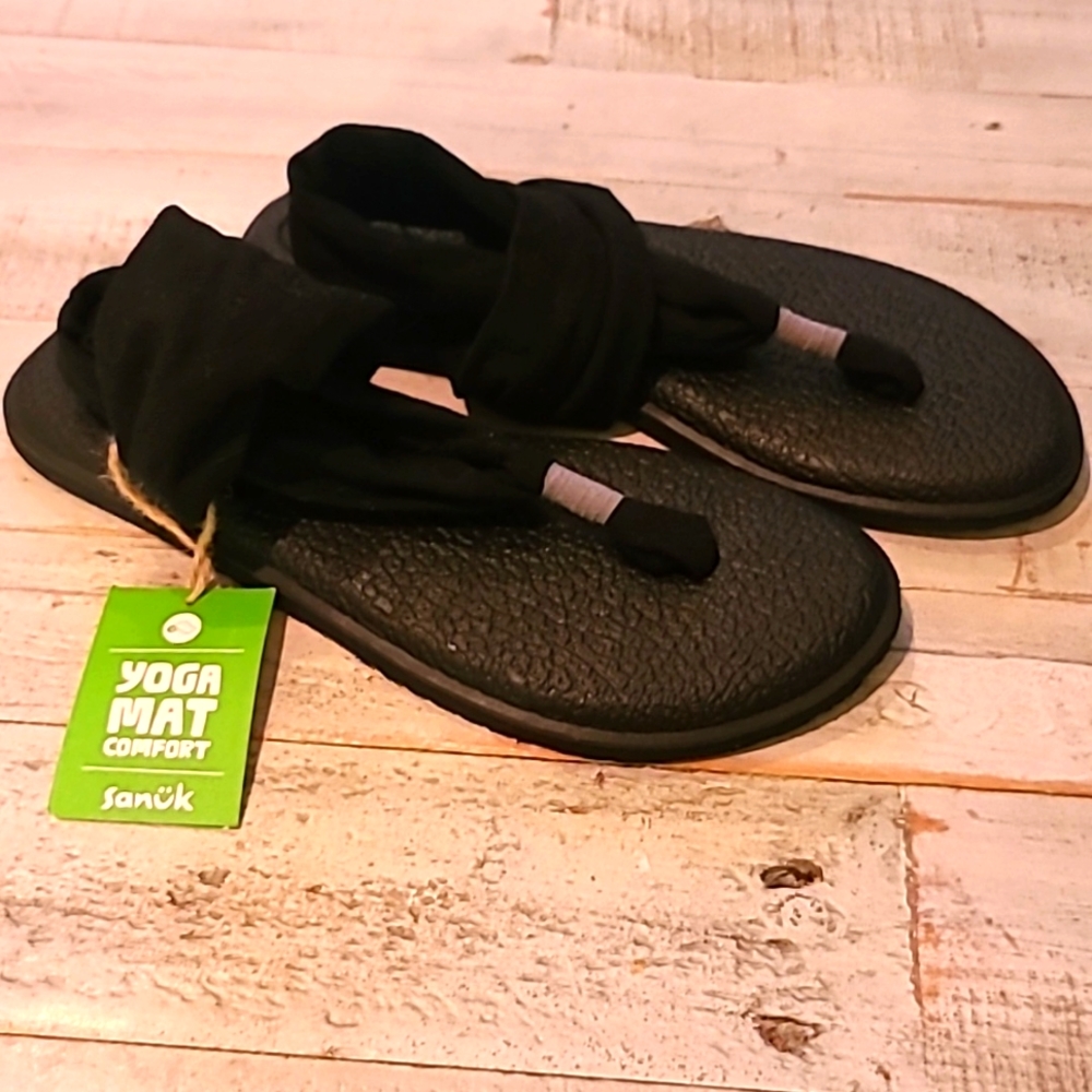 Sanuk Yoga Sling in Black - Size 6